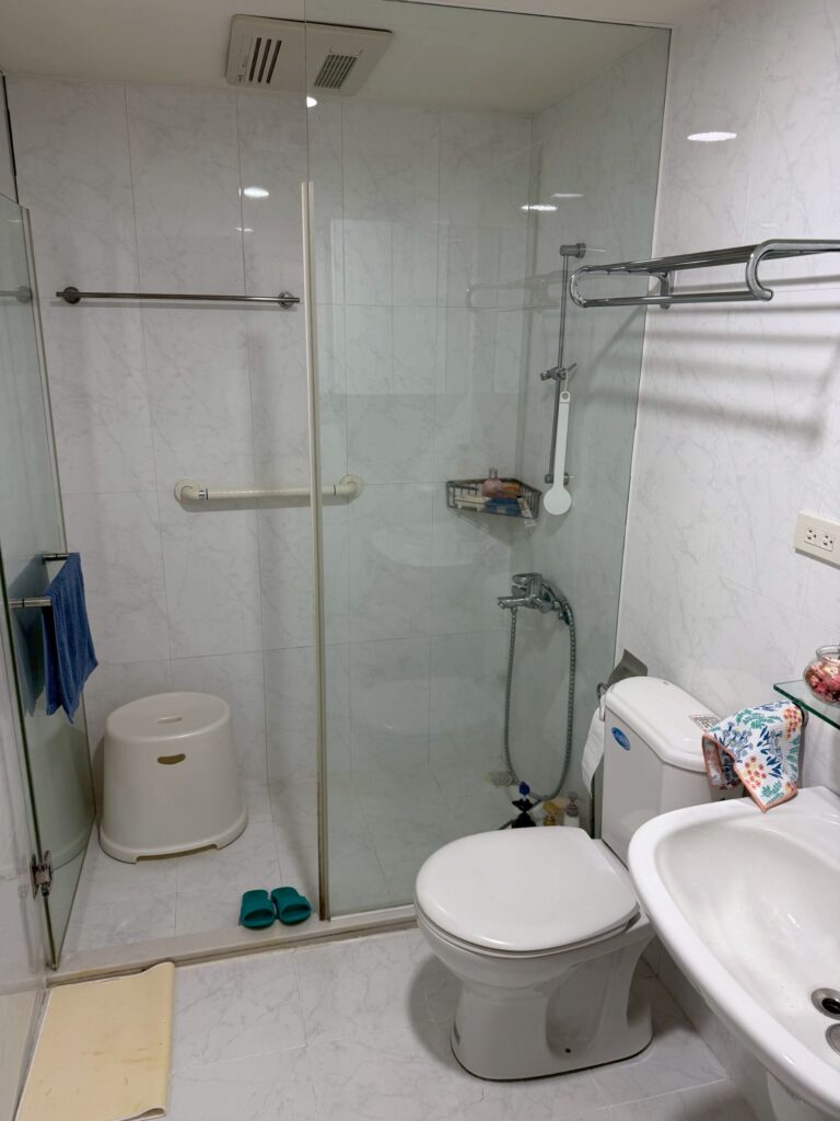 Line Album 信義房屋 260304 6